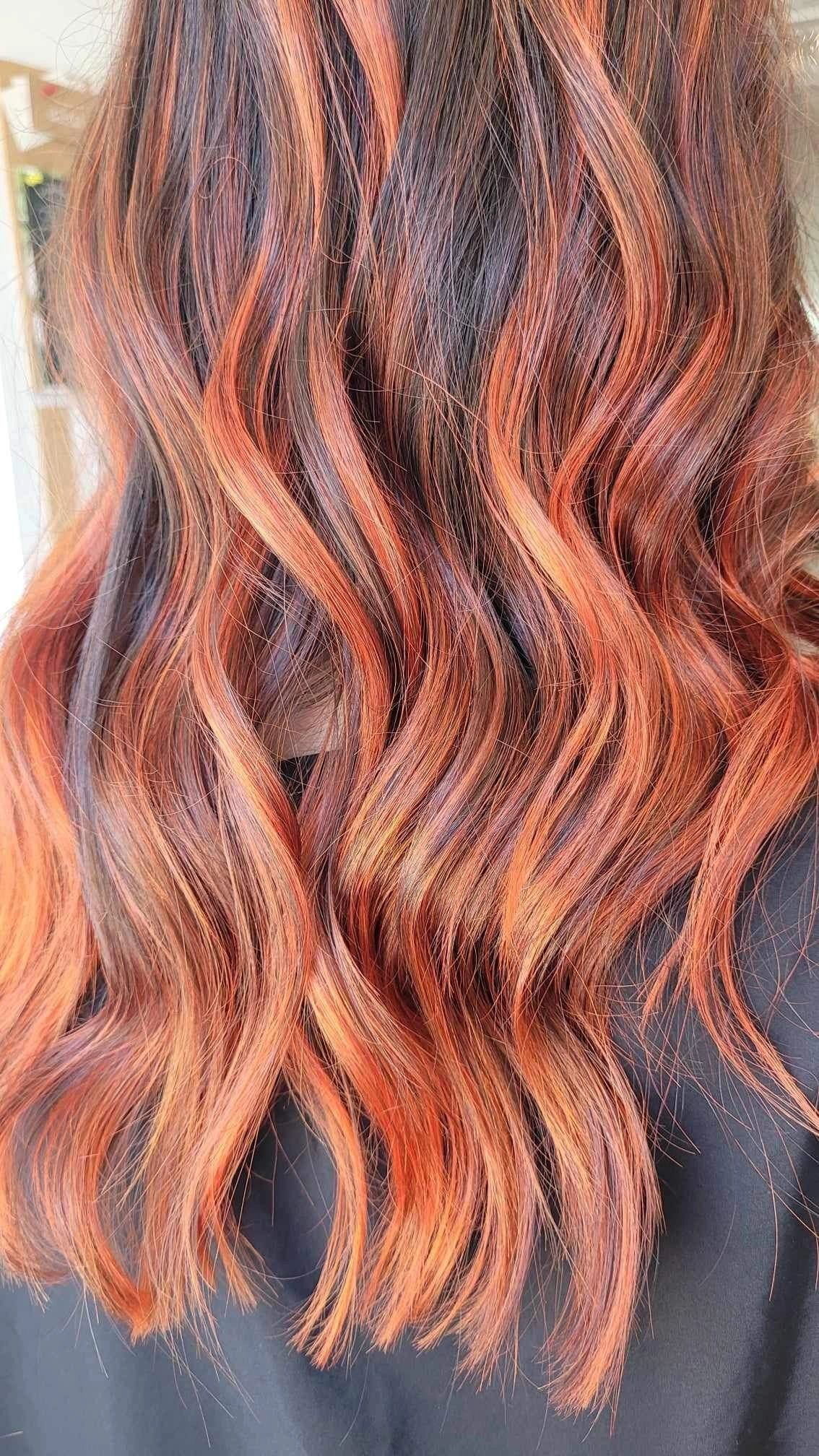 Une coloration cuivrée aux reflets lumineux, réalisée chez Bar à Couleur